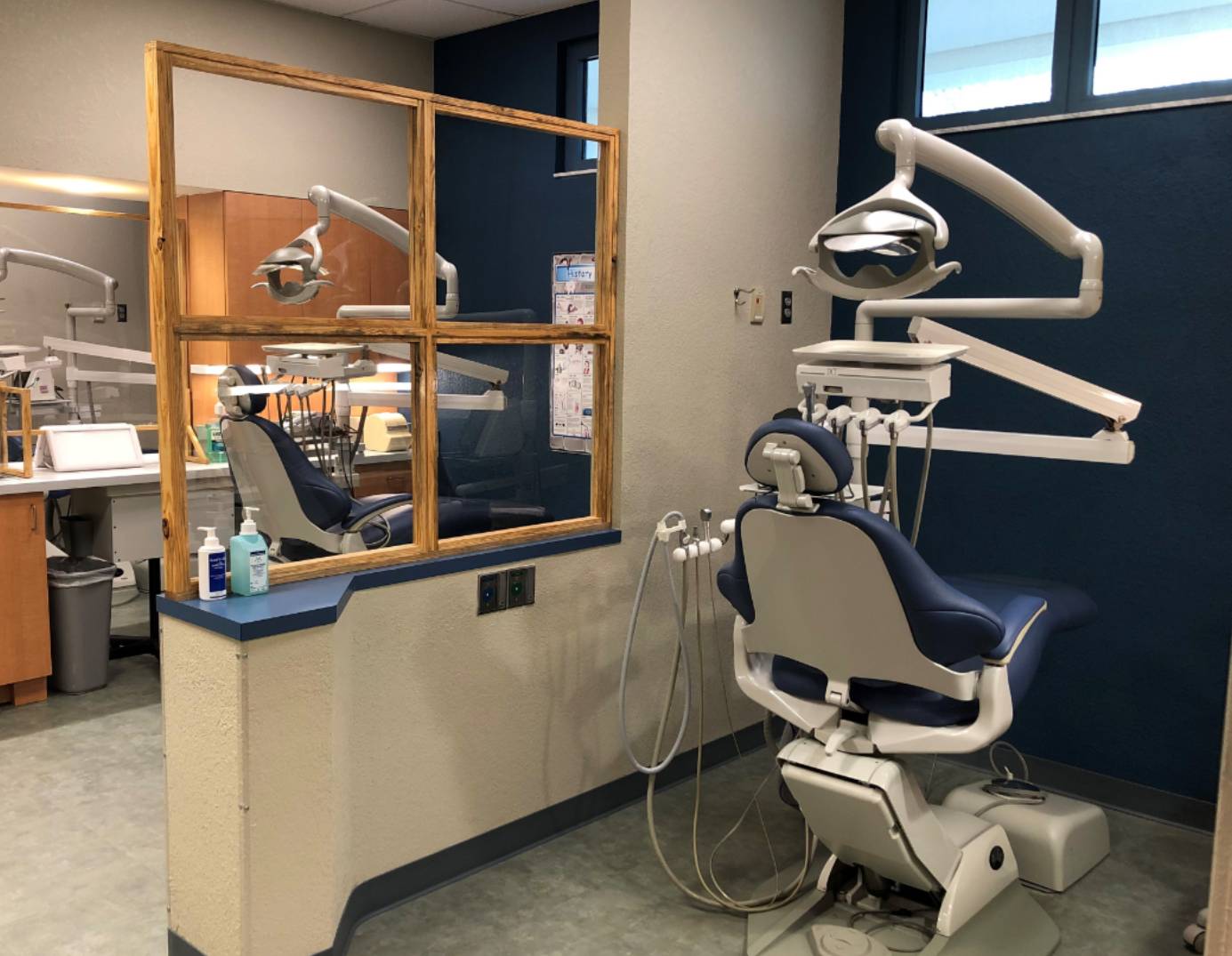 empty work station in the Dental Hygiene Clinic