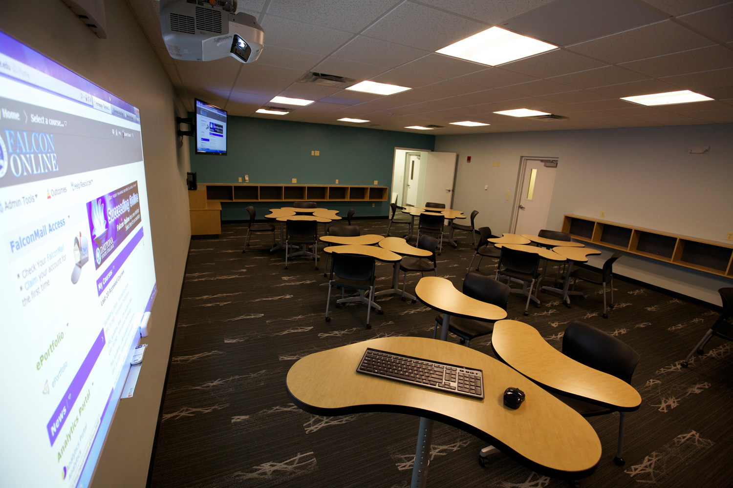 Classroom of the Future blends old-school teaching with high-tech learning