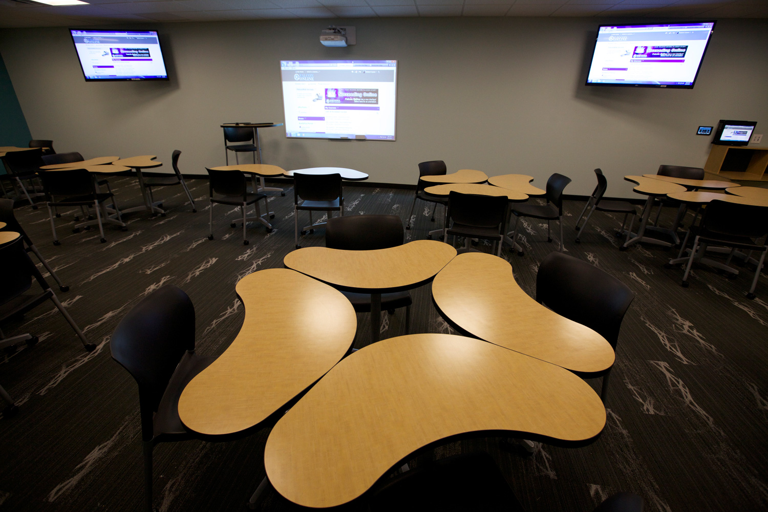 Classroom of the Future blends old-school teaching with high-tech learning