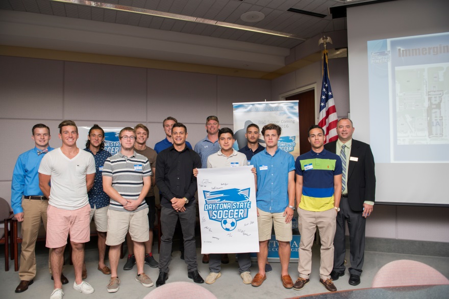 DSC signs inaugural men’s and women’s soccer teams