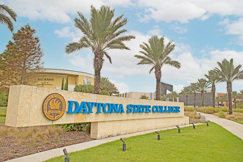 Daytona State College Daytona campus street sign